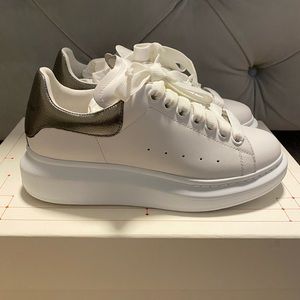 Alexander McQueen Sneaker Size 37